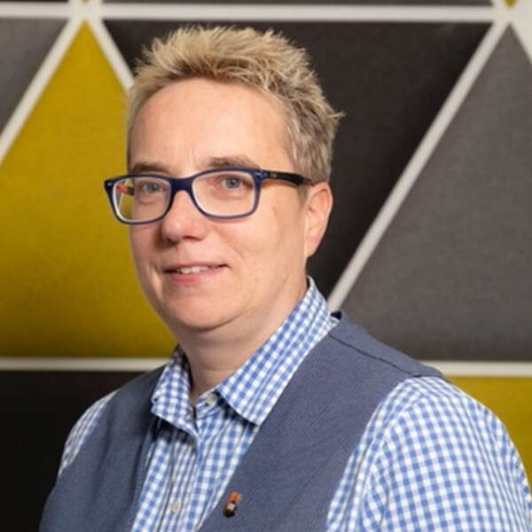 Nicole Metje 600x600